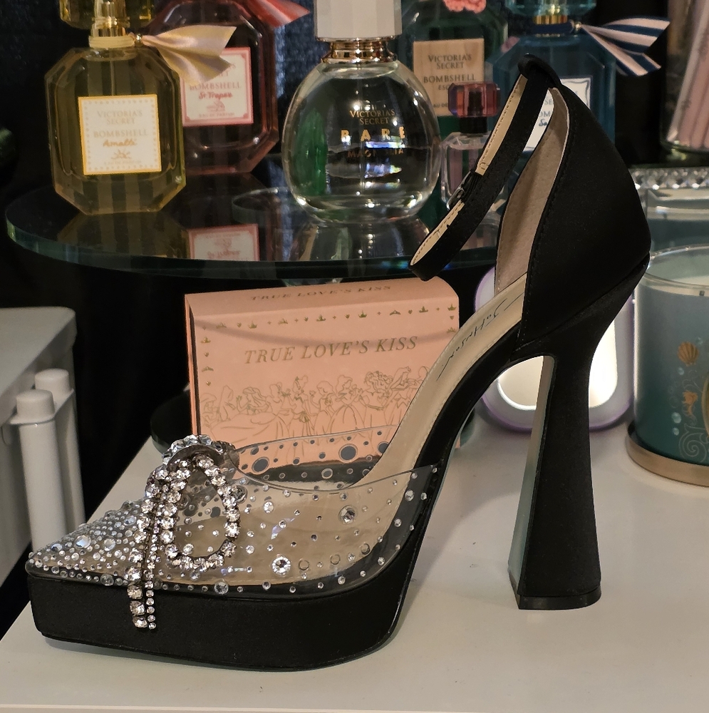 Betsey Johnson Black Cher SIZE 8